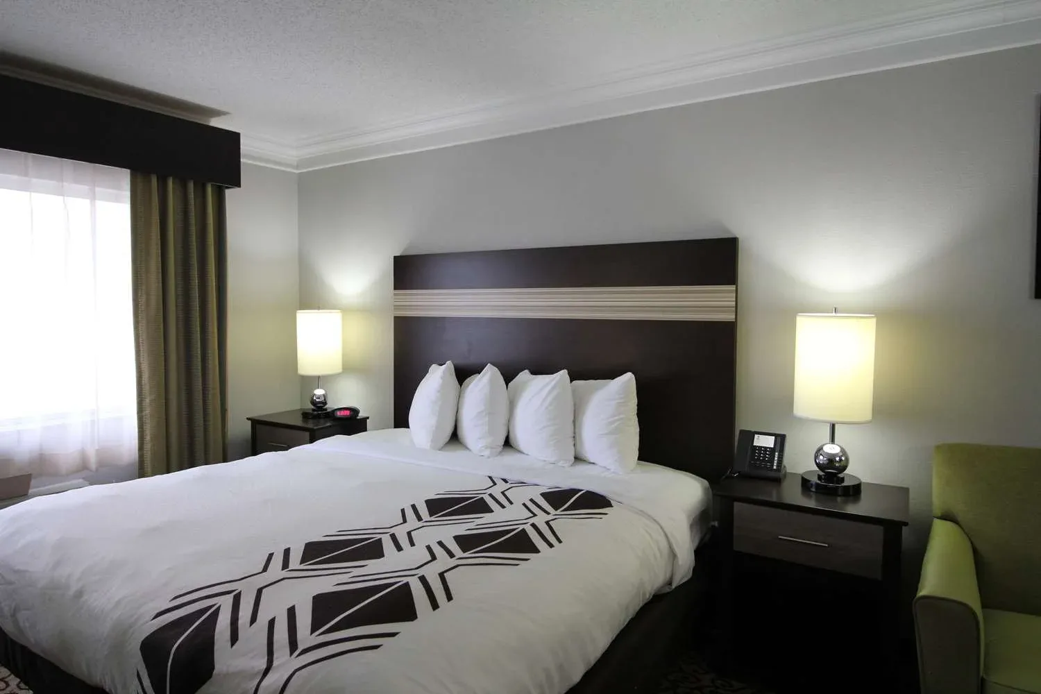 Hotel Room Reservations in Slidell