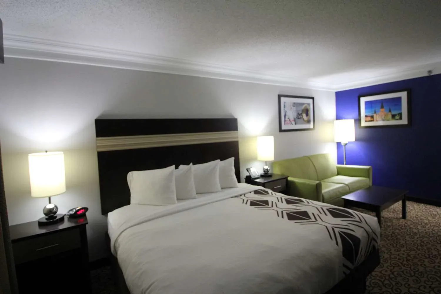 Luxury Room Reservations in Slidell, LA